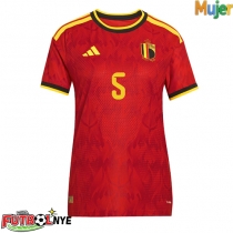Camiseta Bélgica Maxim De Cuyper #5 Primera Equipación para mujer Mundial 2026 manga corta